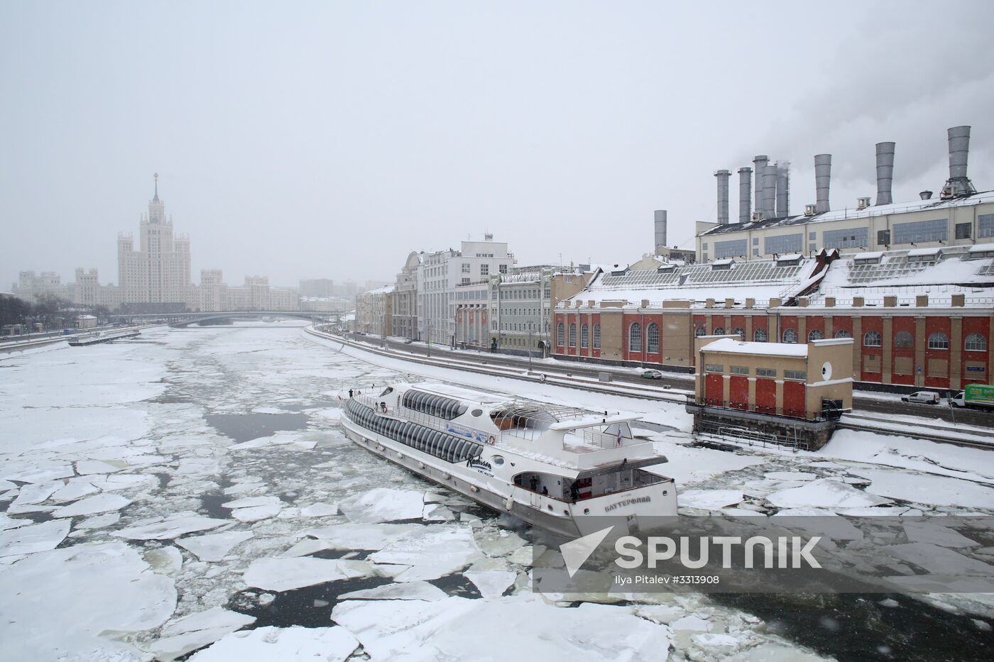 Snowfall in Moscow