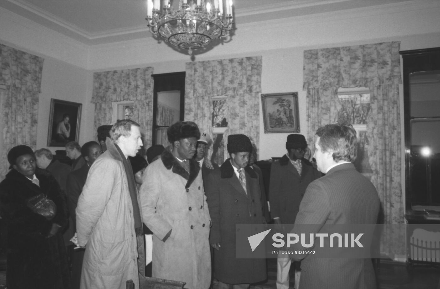 Mali's President Moussa Traore visits USSR