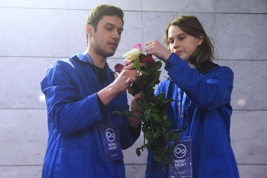 Moscow Metro hosts Freeze Flowers, Melt Hearts project