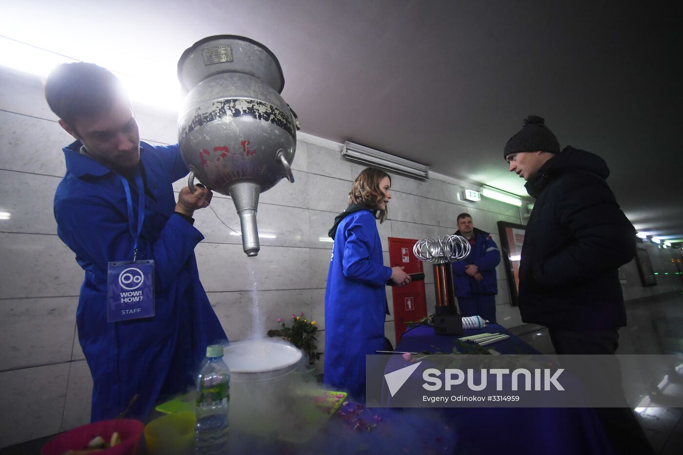 Moscow Metro hosts Freeze Flowers, Melt Hearts project