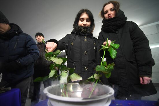 Moscow Metro hosts Freeze Flowers, Melt Hearts project