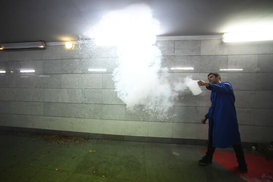 Moscow Metro hosts Freeze Flowers, Melt Hearts project