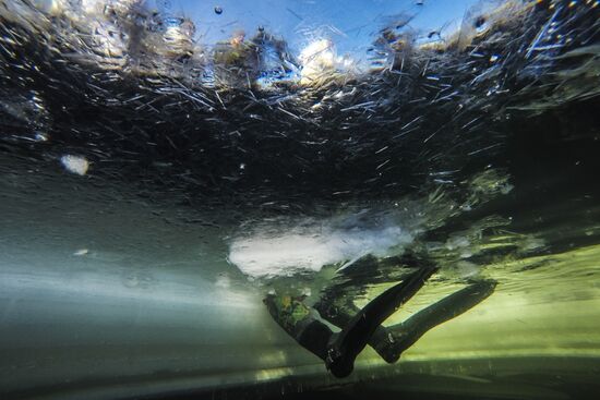 Divers of National Guard's special task force unit in combat training
