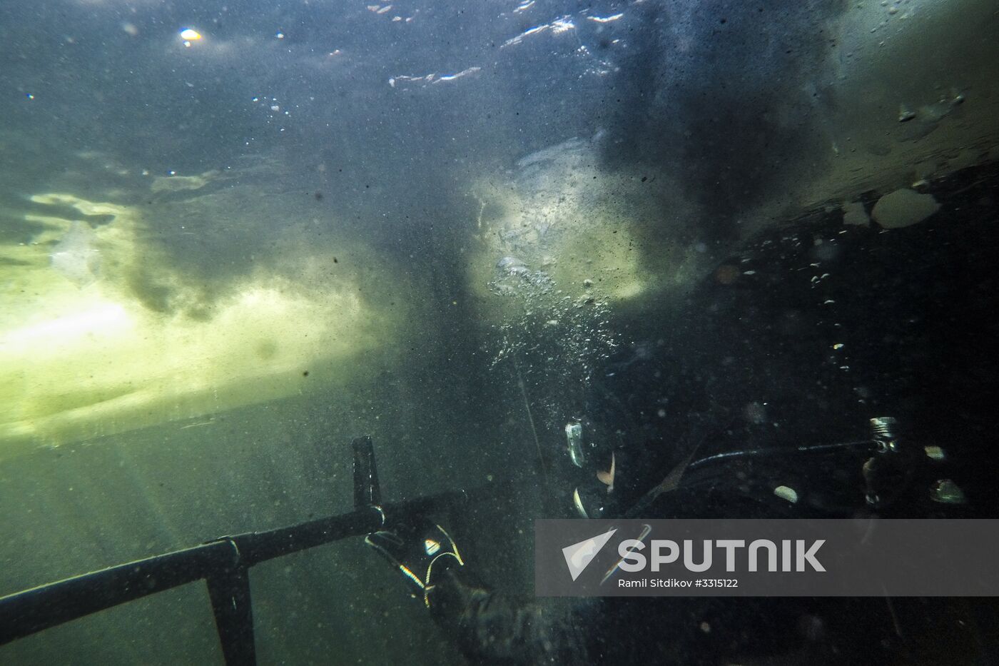 Divers of National Guard's special task force unit in combat training