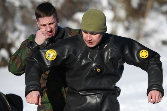 Divers of National Guard's special task force unit in combat training