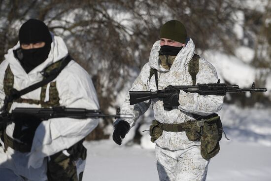 Divers of National Guard's special task force unit in combat training