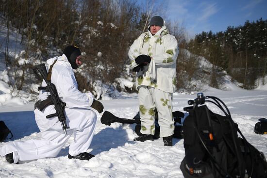 Divers of National Guard's special task force unit in combat training