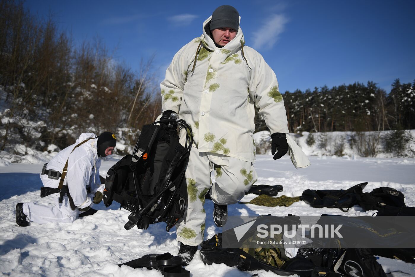 Divers of National Guard's special task force unit in combat training