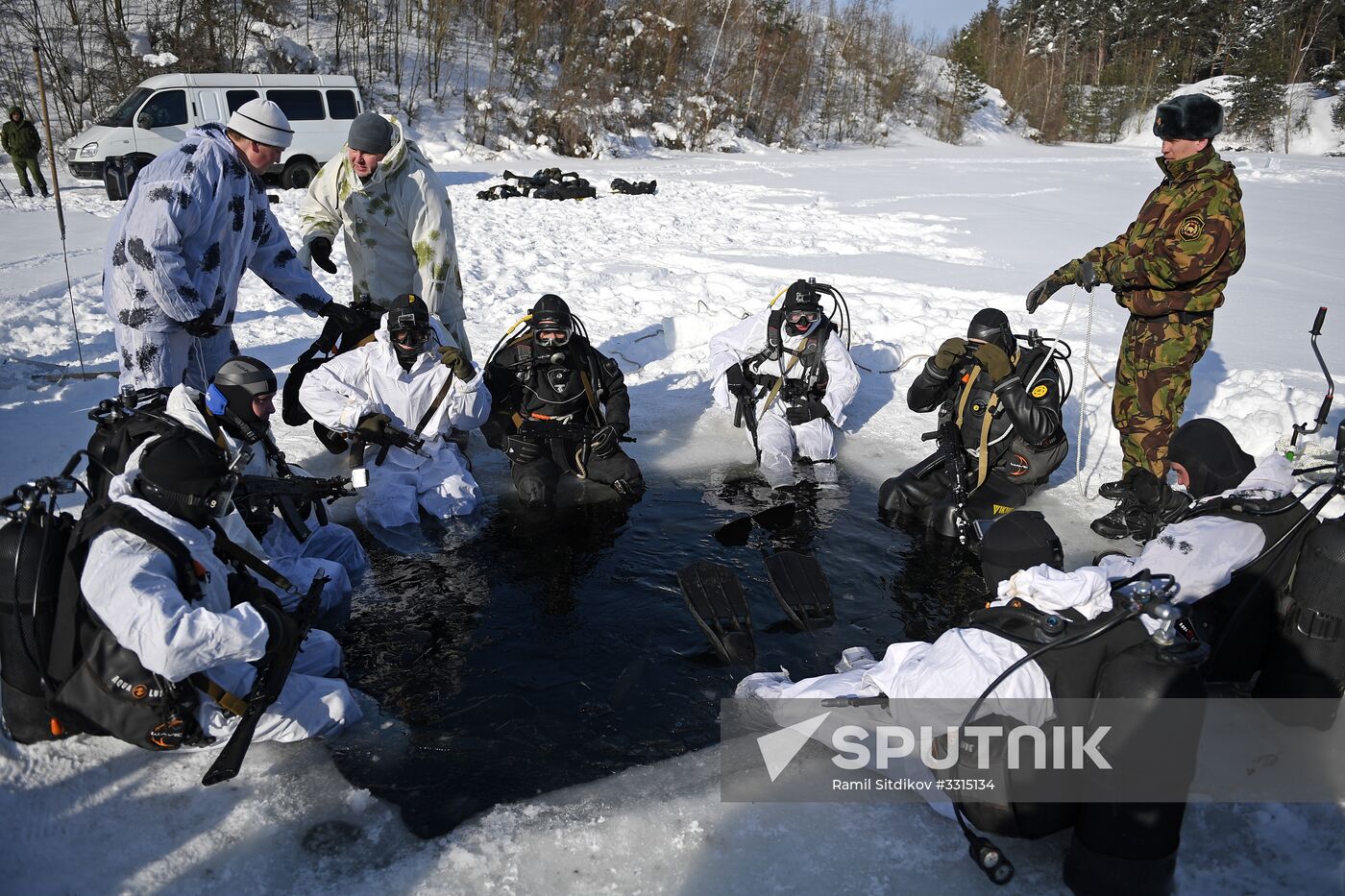 Divers of National Guard's special task force unit in combat training