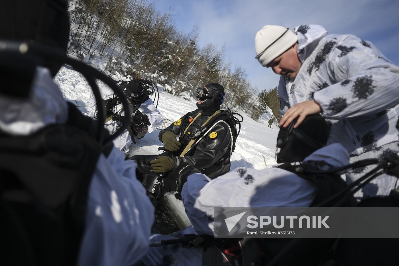 Divers of National Guard's special task force unit in combat training