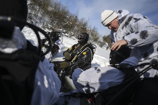 Divers of National Guard's special task force unit in combat training