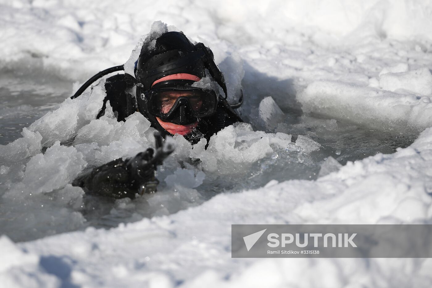 Divers of National Guard's special task force unit in combat training