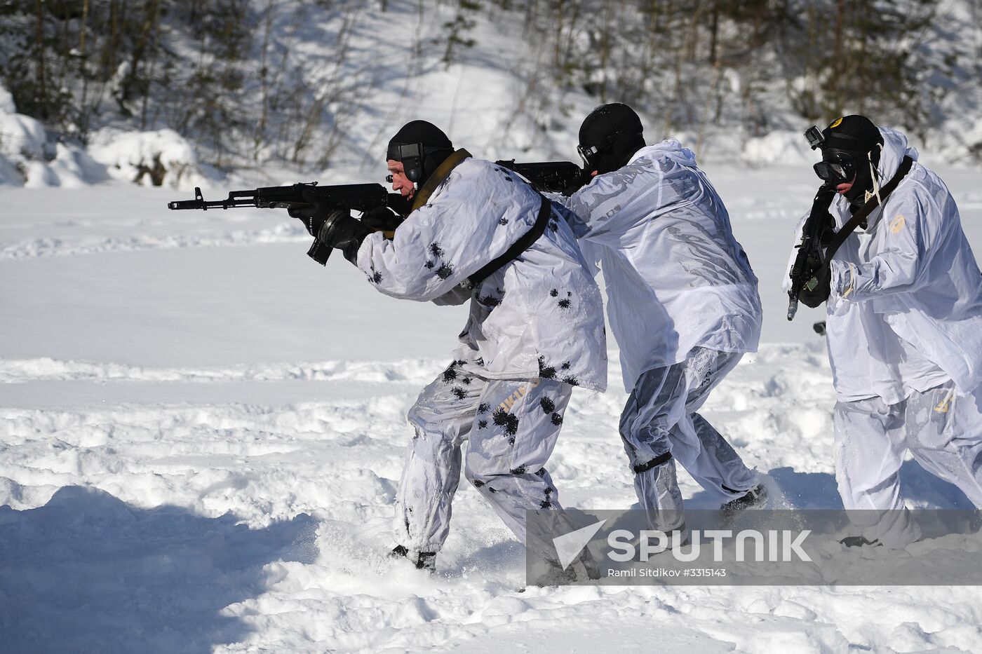Divers of National Guard's special task force unit in combat training