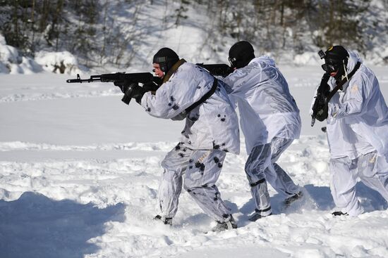 Divers of National Guard's special task force unit in combat training