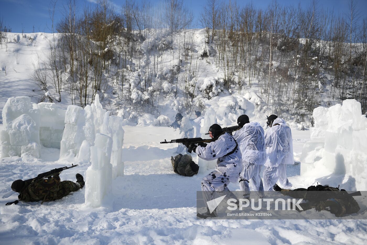 Divers of National Guard's special task force unit in combat training