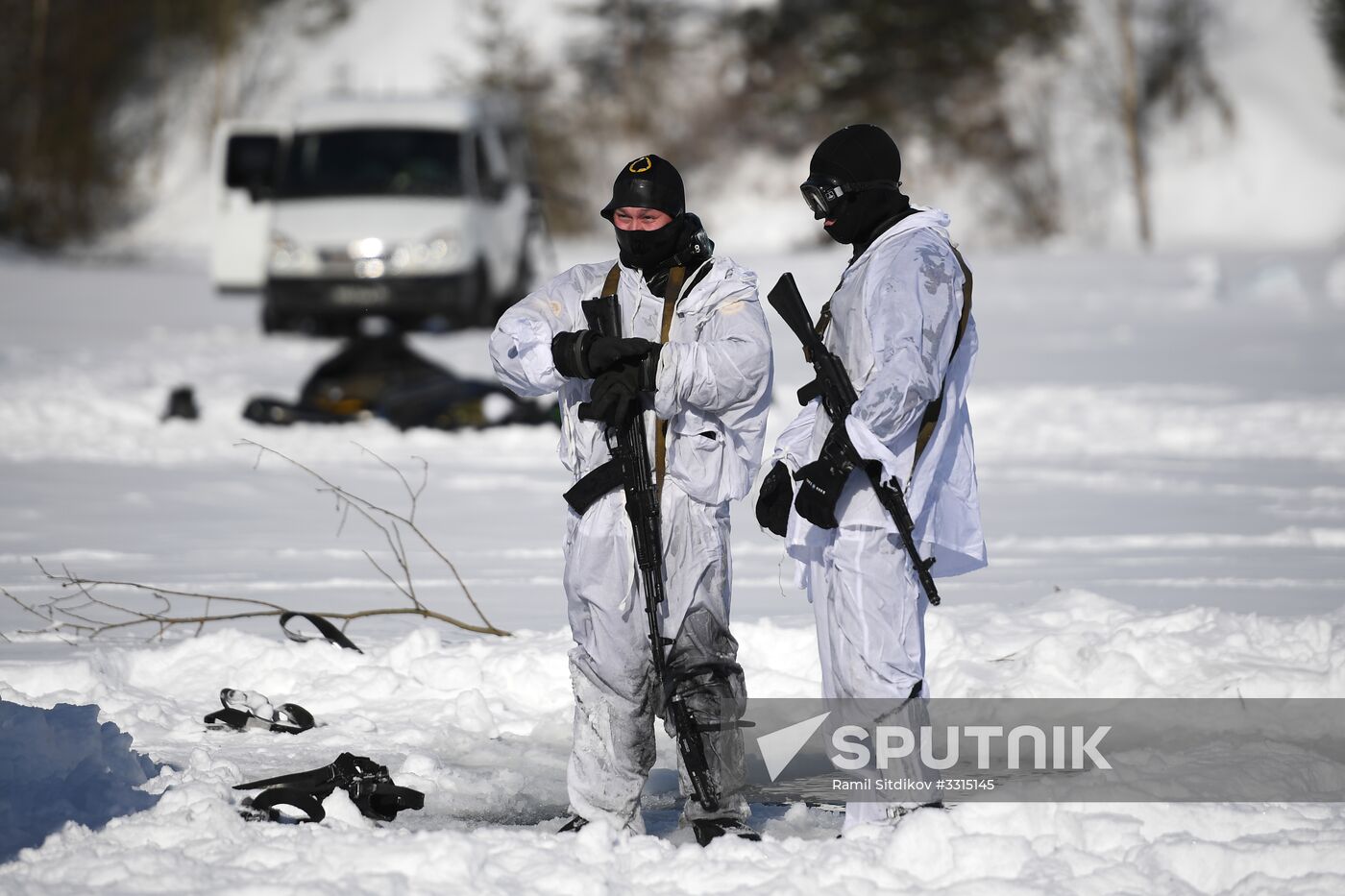 Divers of National Guard's special task force unit in combat training