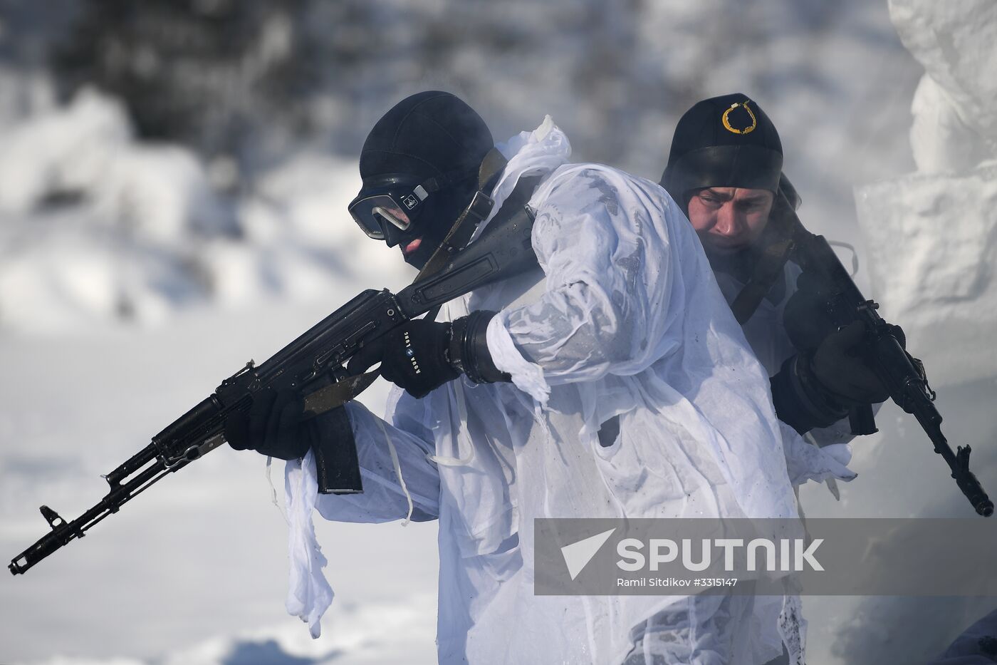 Divers of National Guard's special task force unit in combat training