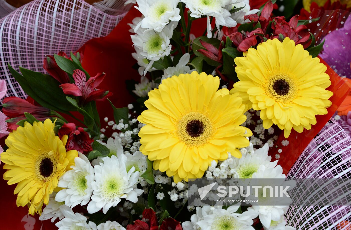 Preparation for International Women's Day in Russian cities