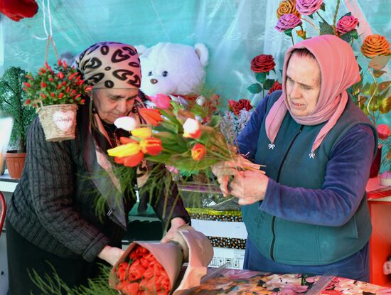 Preparation for International Women's Day in Russian cities