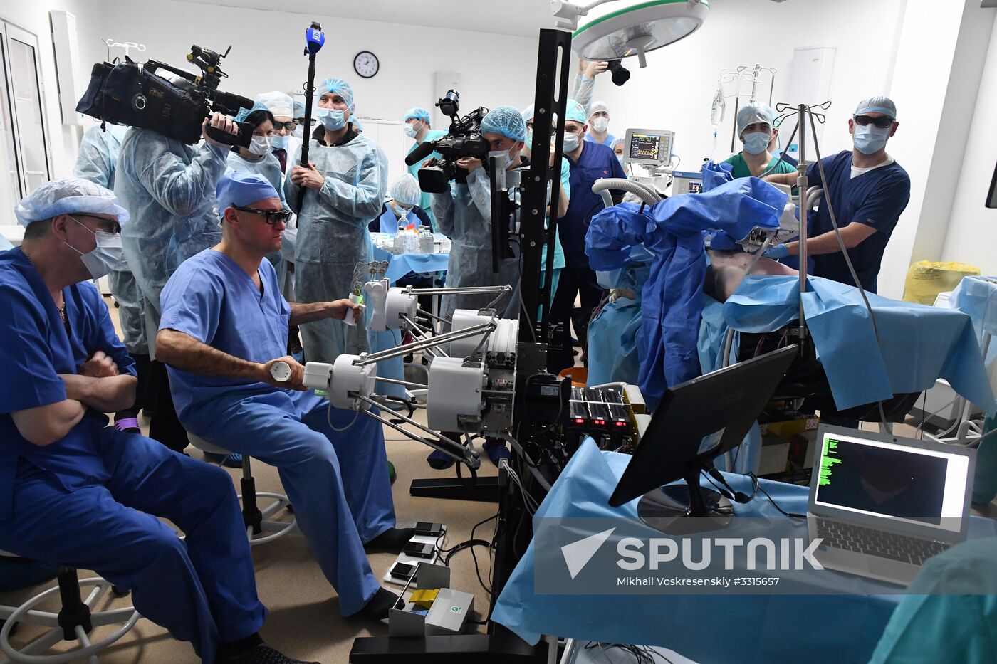 Russian surgical robot performs test surgery on swine in Penza