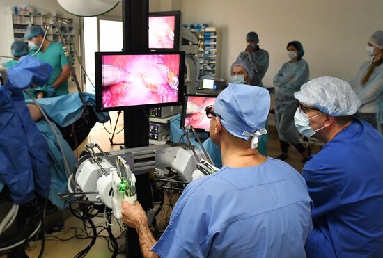 Russian surgical robot performs test surgery on swine in Penza