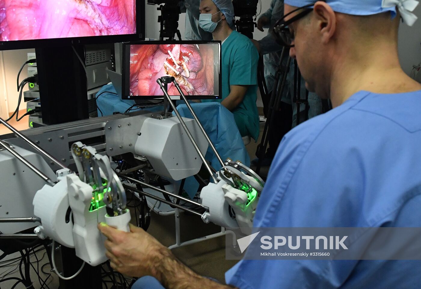 Russian surgical robot performs test surgery on swine in Penza