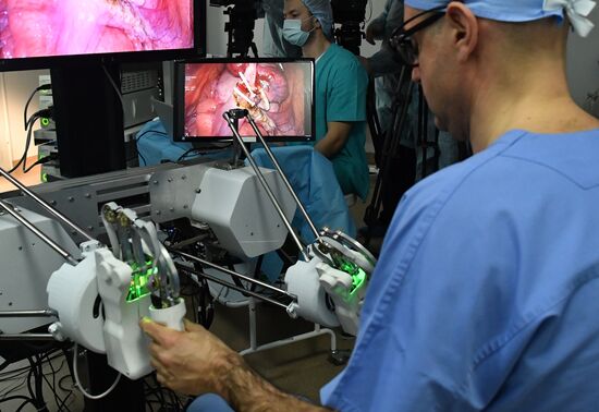 Russian surgical robot performs test surgery on swine in Penza