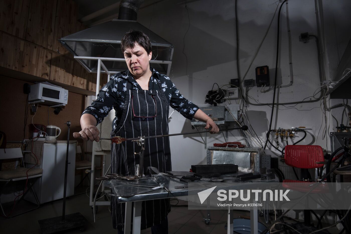'Non-feminine' profession. Glassblower Yekaterina Vasilik