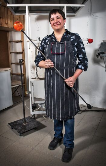 'Non-feminine' profession. Glassblower Yekaterina Vasilik