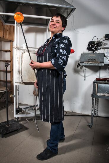 'Non-feminine' profession. Glassblower Yekaterina Vasilik