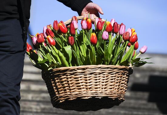 Flower sale on International Women's Day