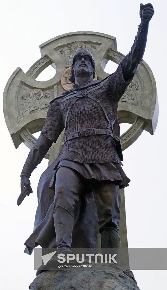 Alexander Nevsky monument is erected in Kaliningrad