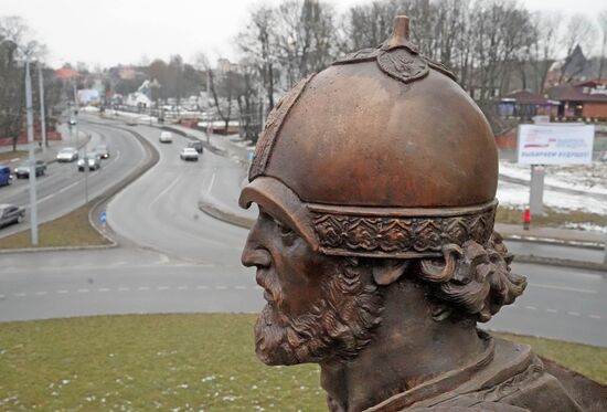 Alexander Nevsky monument is erected in Kaliningrad