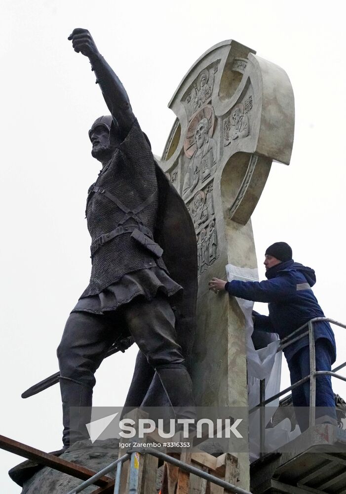 Alexander Nevsky monument is erected in Kaliningrad