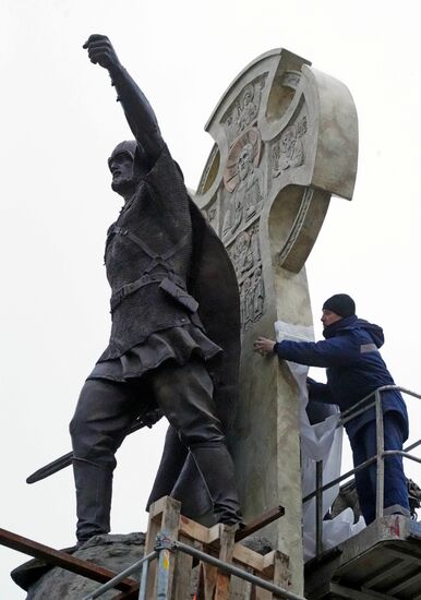 Alexander Nevsky monument is erected in Kaliningrad