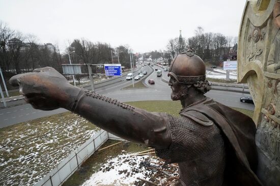 Alexander Nevsky monument is erected in Kaliningrad