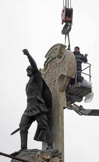 Alexander Nevsky monument is erected in Kaliningrad