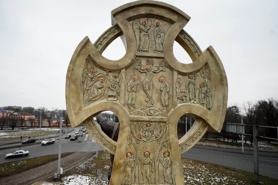 Alexander Nevsky monument is erected in Kaliningrad