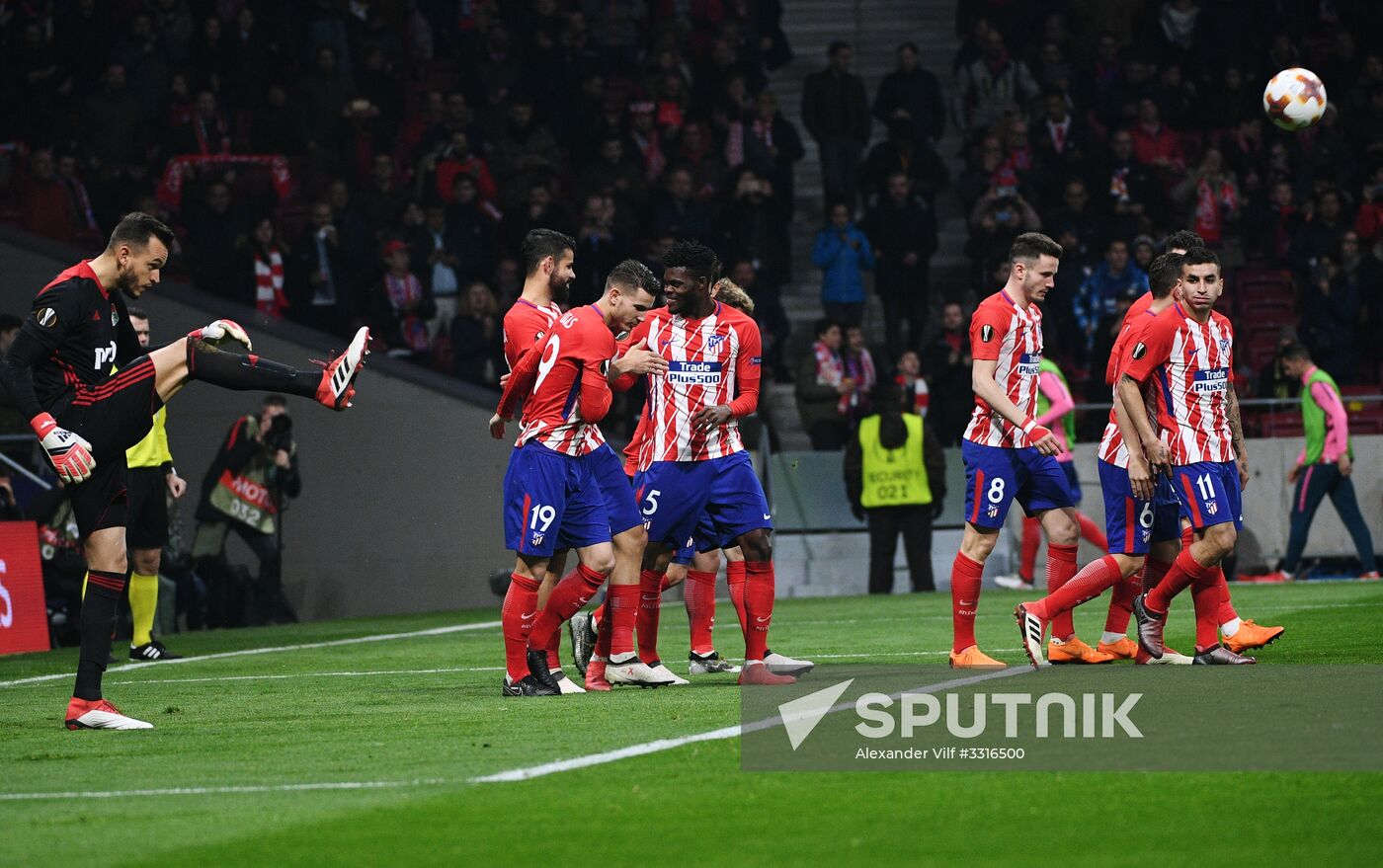 Football. UEFA Europa League. Atletico vs. Lokomotiv