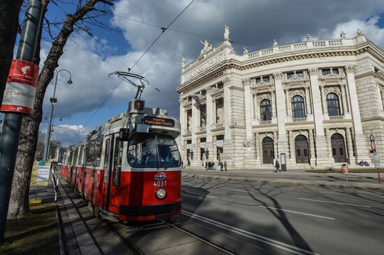 Cities of the world. Vienna