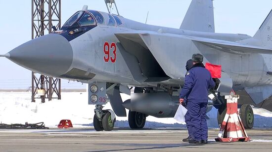 Russian Aerospace Forces MiG-31 conducts simulated firing of Kinzhal hypersonic missile