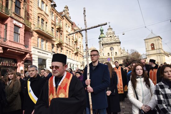 Cross procession in honor of Catholic Easter in Lviv