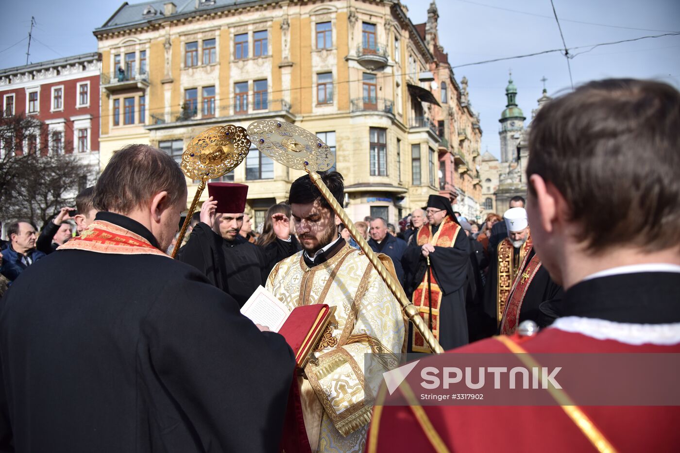 Cross procession in honor of Catholic Easter in Lviv