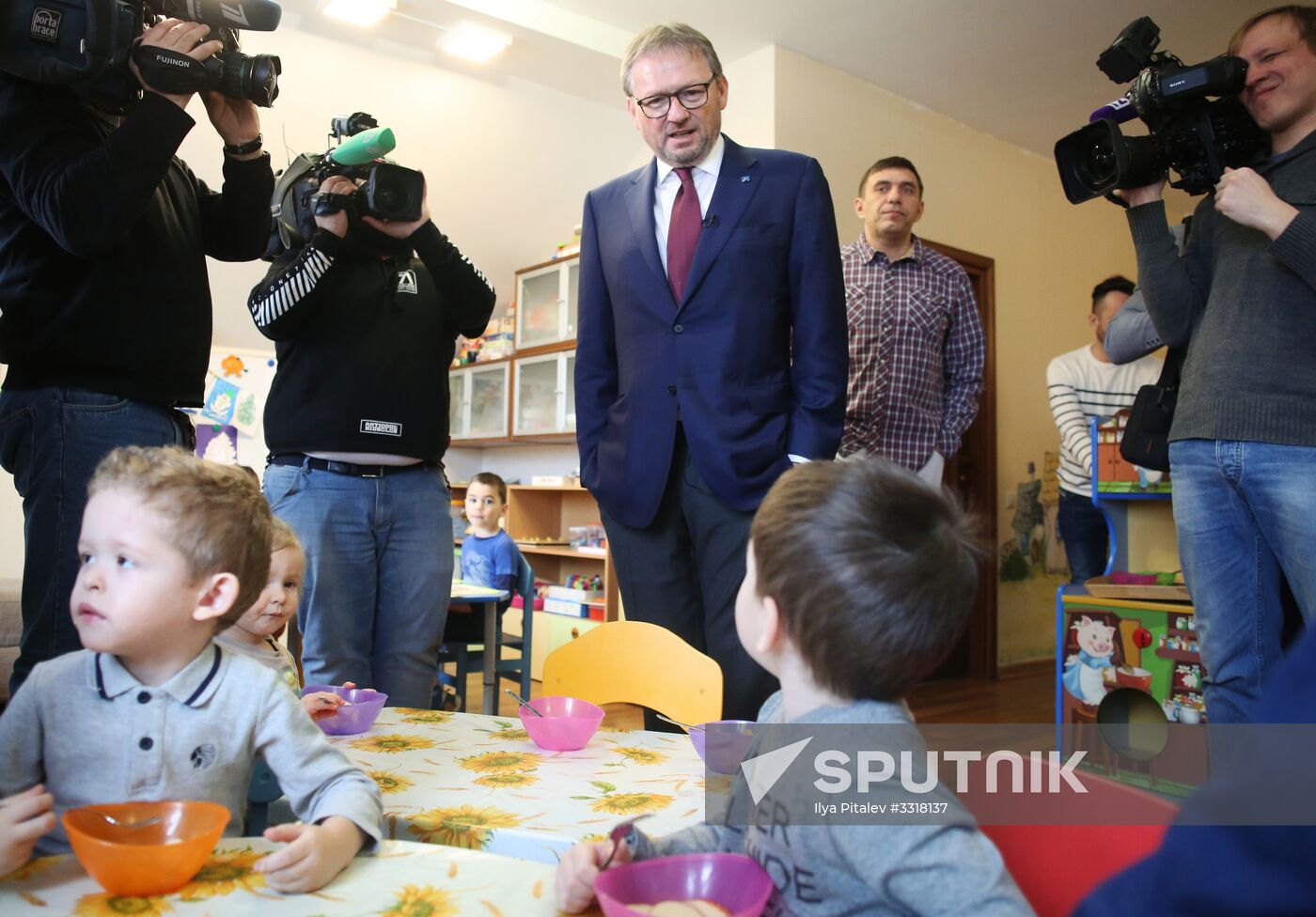 Russian presidential candidate Boris Titov visits Kuvshinka private daycare