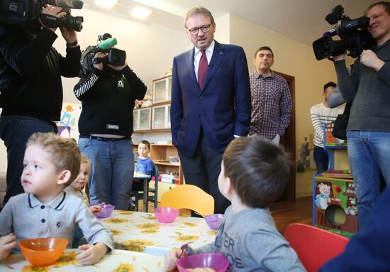 Russian presidential candidate Boris Titov visits Kuvshinka private daycare