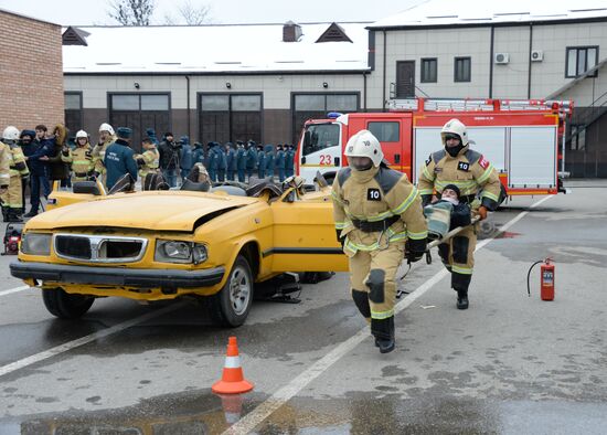 Competition in car accident relief in Grozny