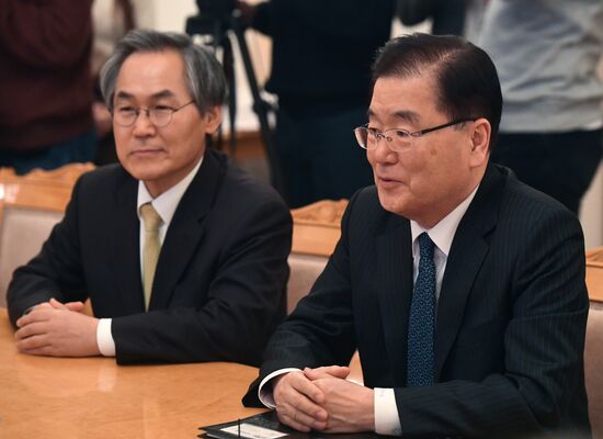 Foreign Minister Sergei Lavrov meets with Korea's National Security Adviser Chung Eui-Yong