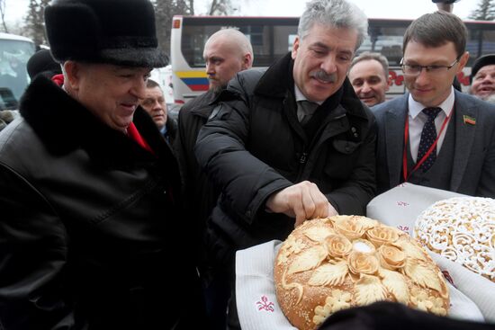 Russian presidential hopeful Grudinin visits Kazan