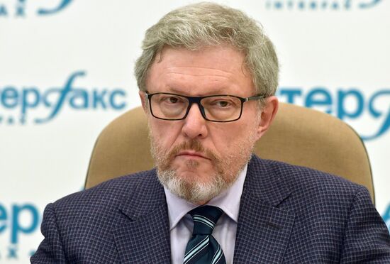 News conference by presidential candidate Grigory Yavlinsky