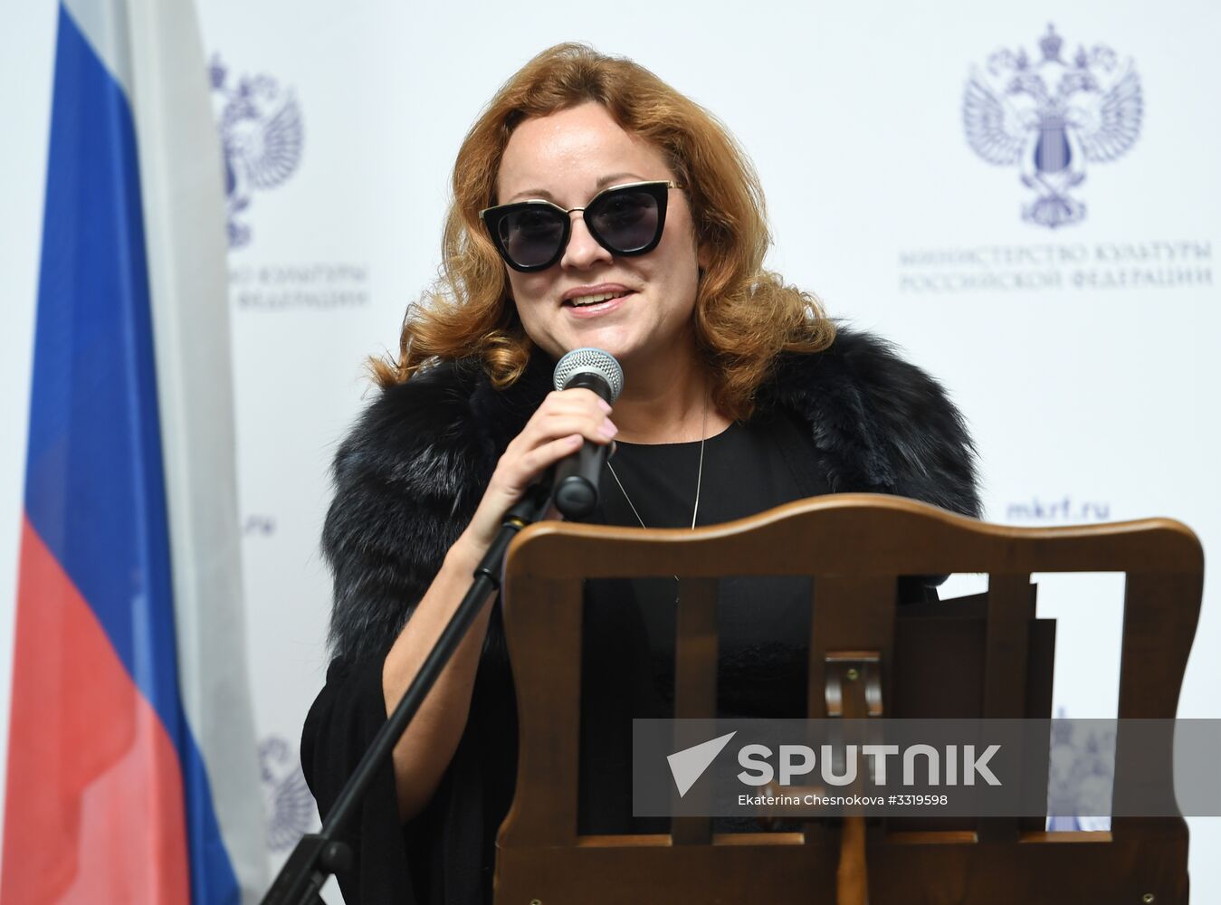 Ceremony to present state decorations to culture and arts workers